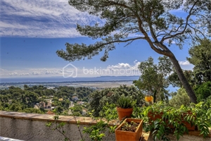 bastide à la vente -   83400  HYERES, surface 180 m2 vente bastide - UBI424159501